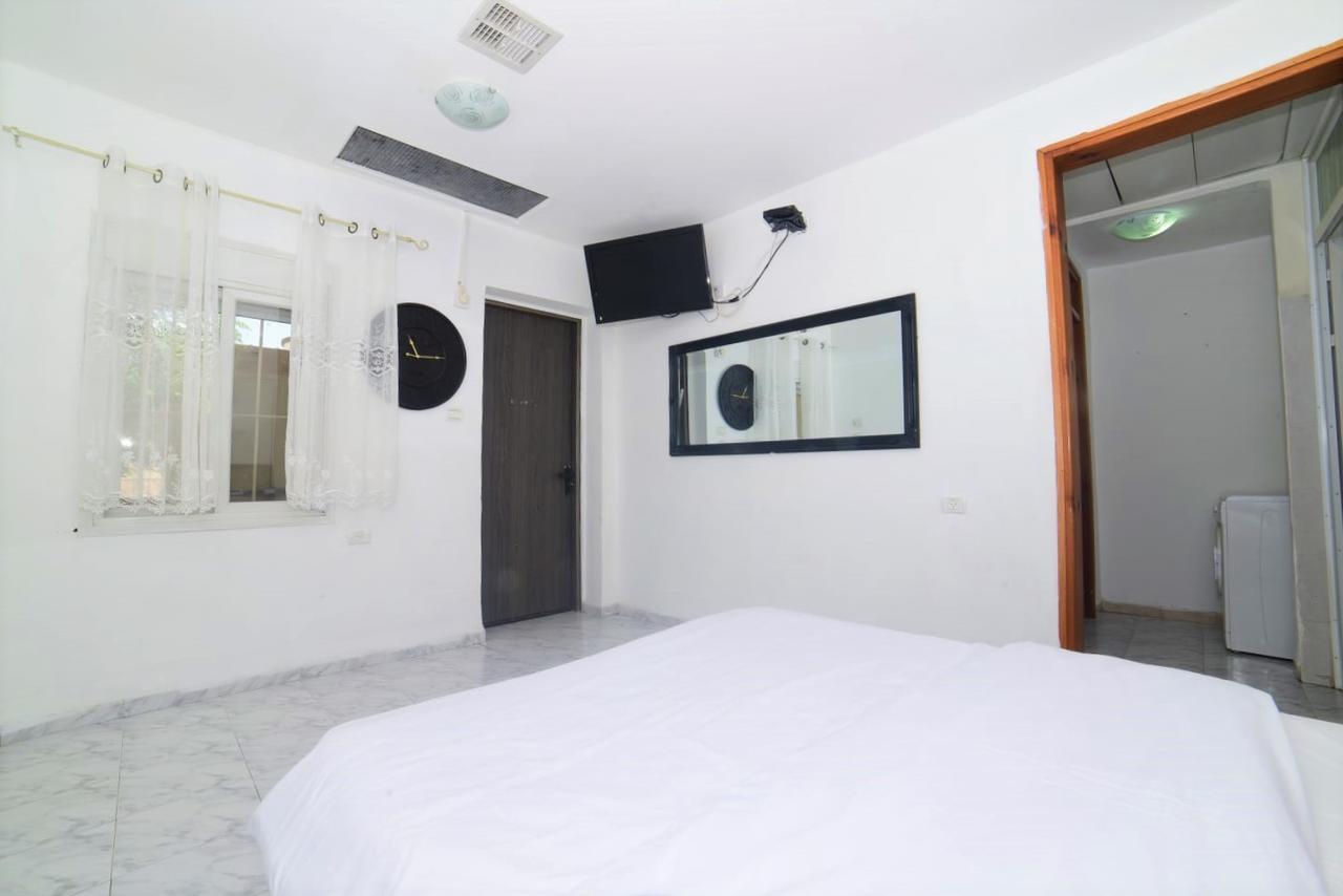 Bridge To Peace Hotel Тиберия Екстериор снимка