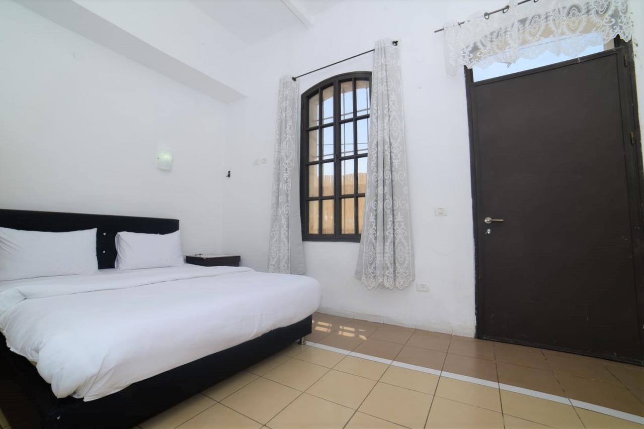 Bridge To Peace Hotel Тиберия Екстериор снимка