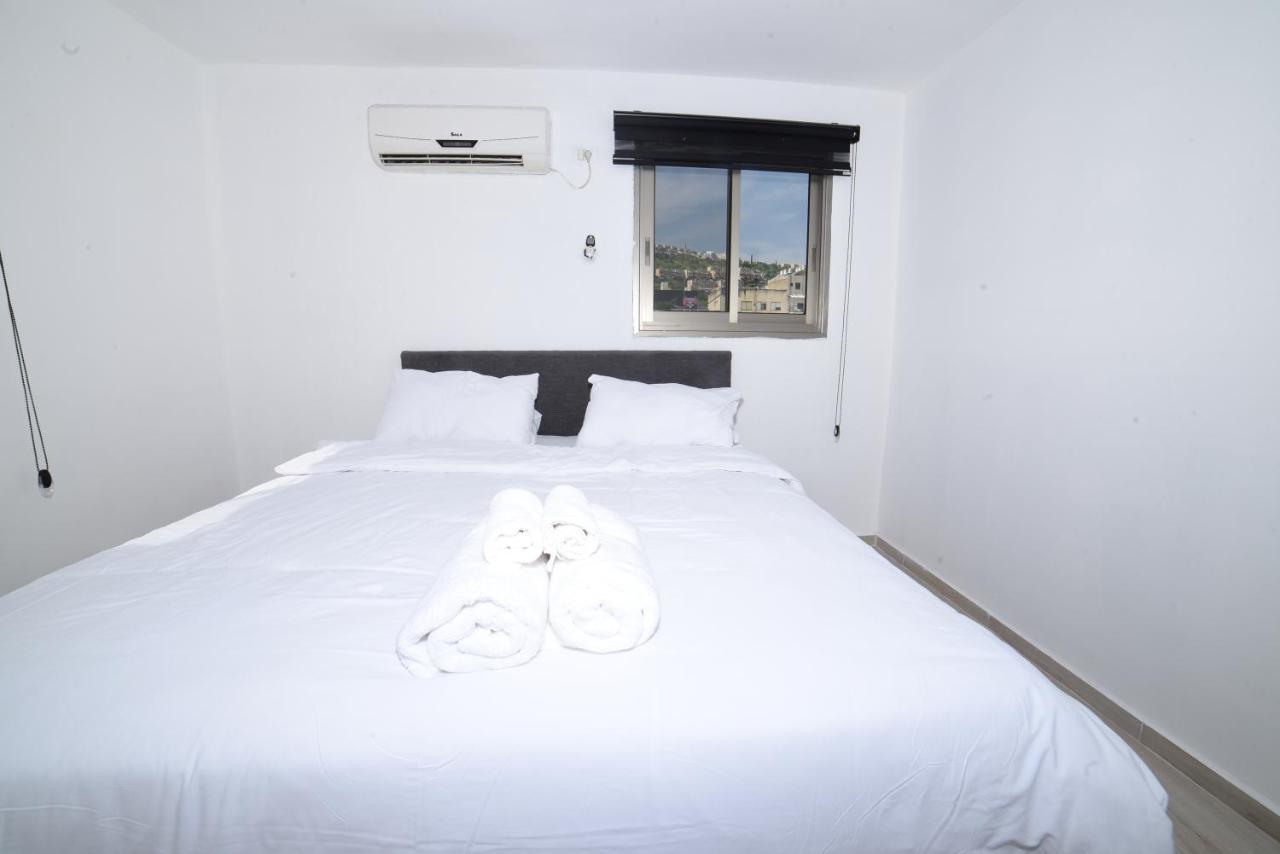 Bridge To Peace Hotel Тиберия Екстериор снимка